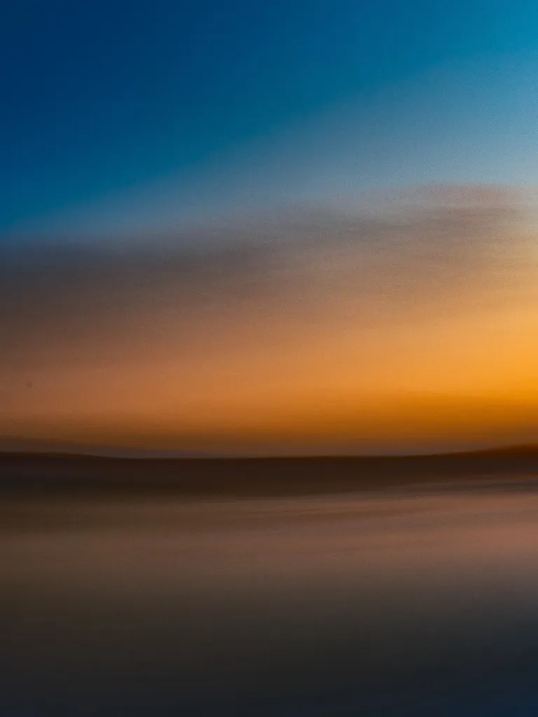 Dusky horizon