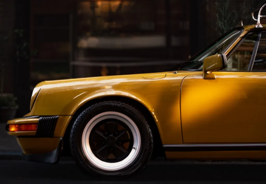 Gold Porsche 911